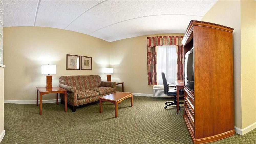 Holiday Inn Express Hotel & Suites Conover - Hickory Area By Ihg Экстерьер фото