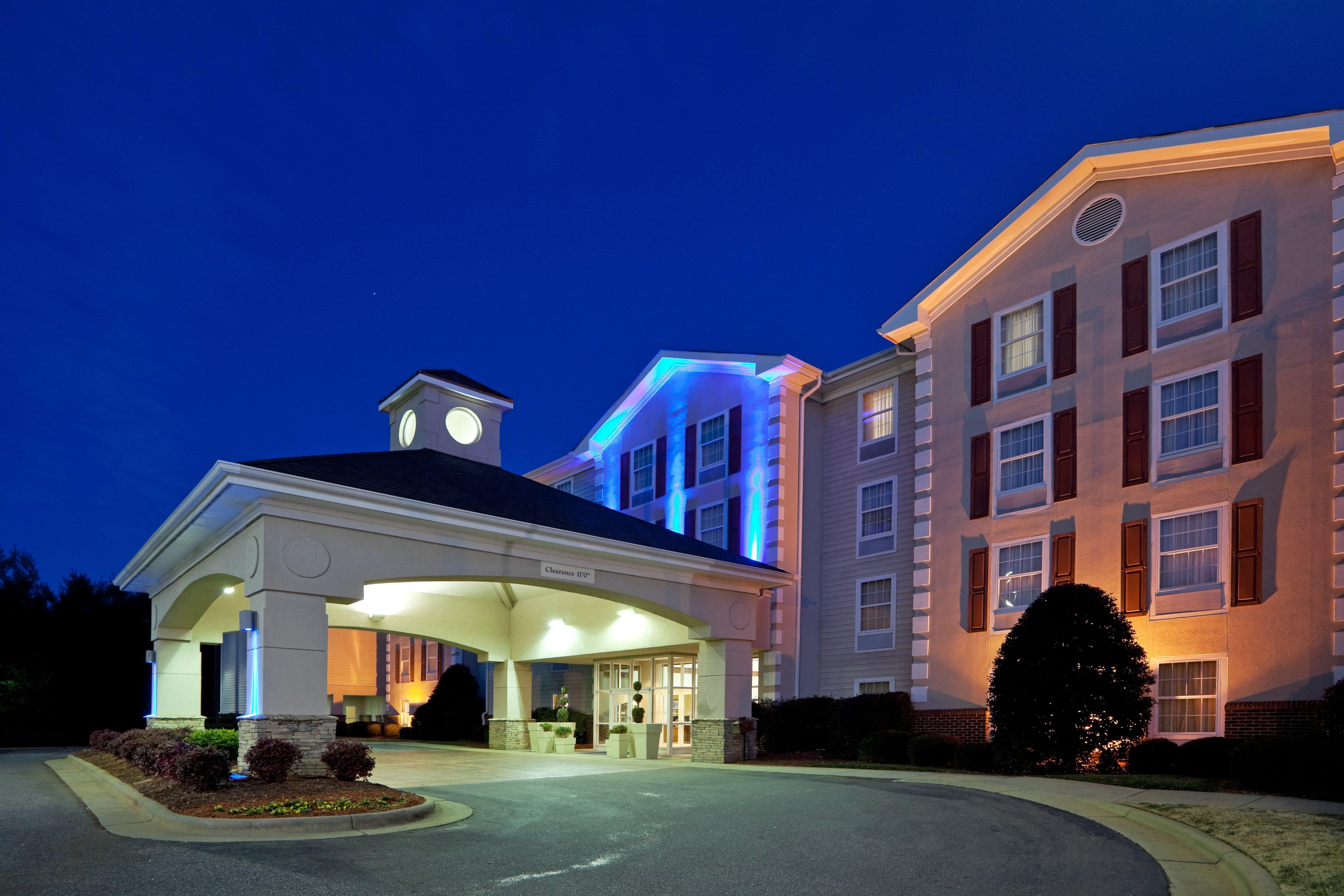 Holiday Inn Express Hotel & Suites Conover - Hickory Area By Ihg Экстерьер фото