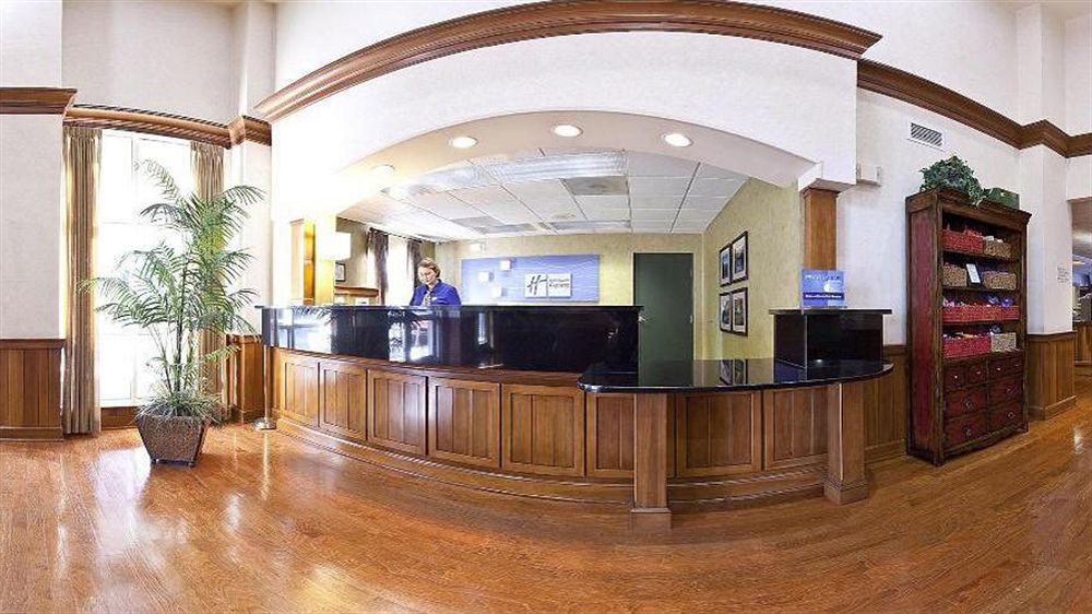 Holiday Inn Express Hotel & Suites Conover - Hickory Area By Ihg Экстерьер фото