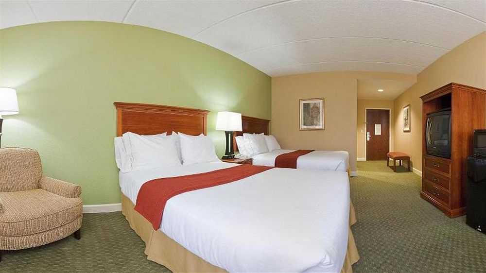 Holiday Inn Express Hotel & Suites Conover - Hickory Area By Ihg Экстерьер фото