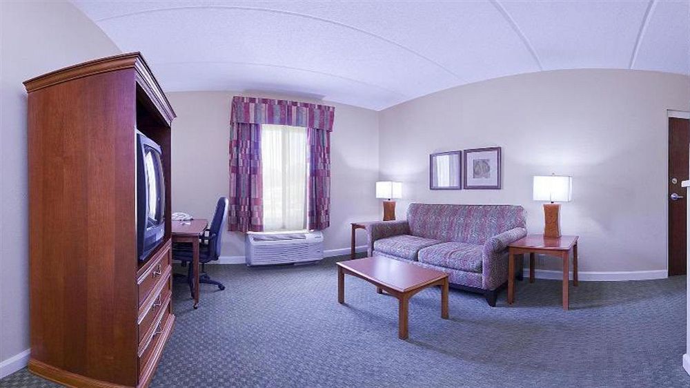 Holiday Inn Express Hotel & Suites Conover - Hickory Area By Ihg Экстерьер фото
