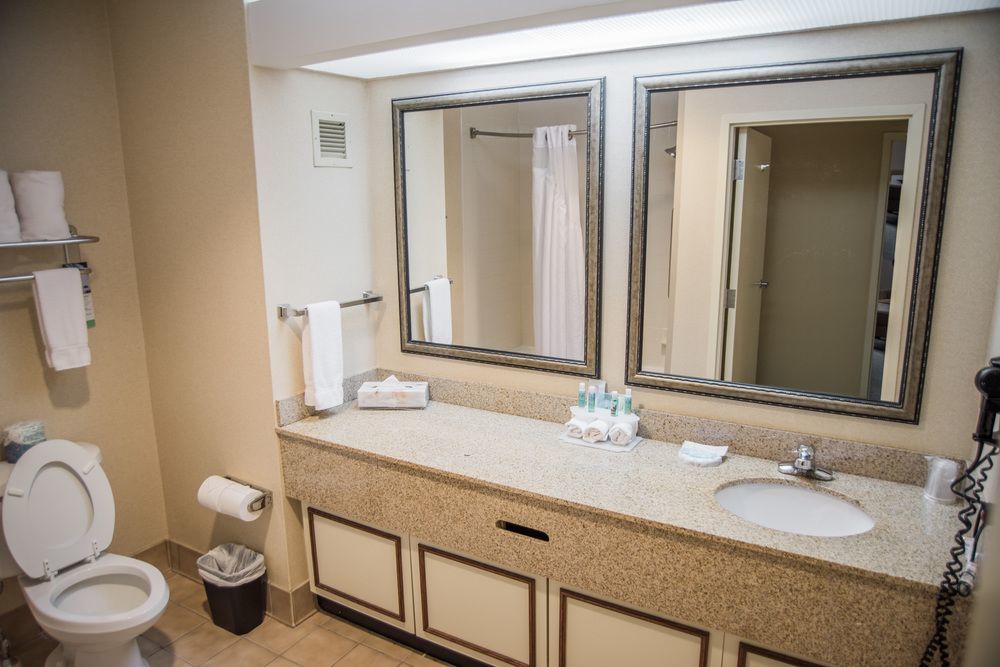 Holiday Inn Express Hotel & Suites Conover - Hickory Area By Ihg Экстерьер фото