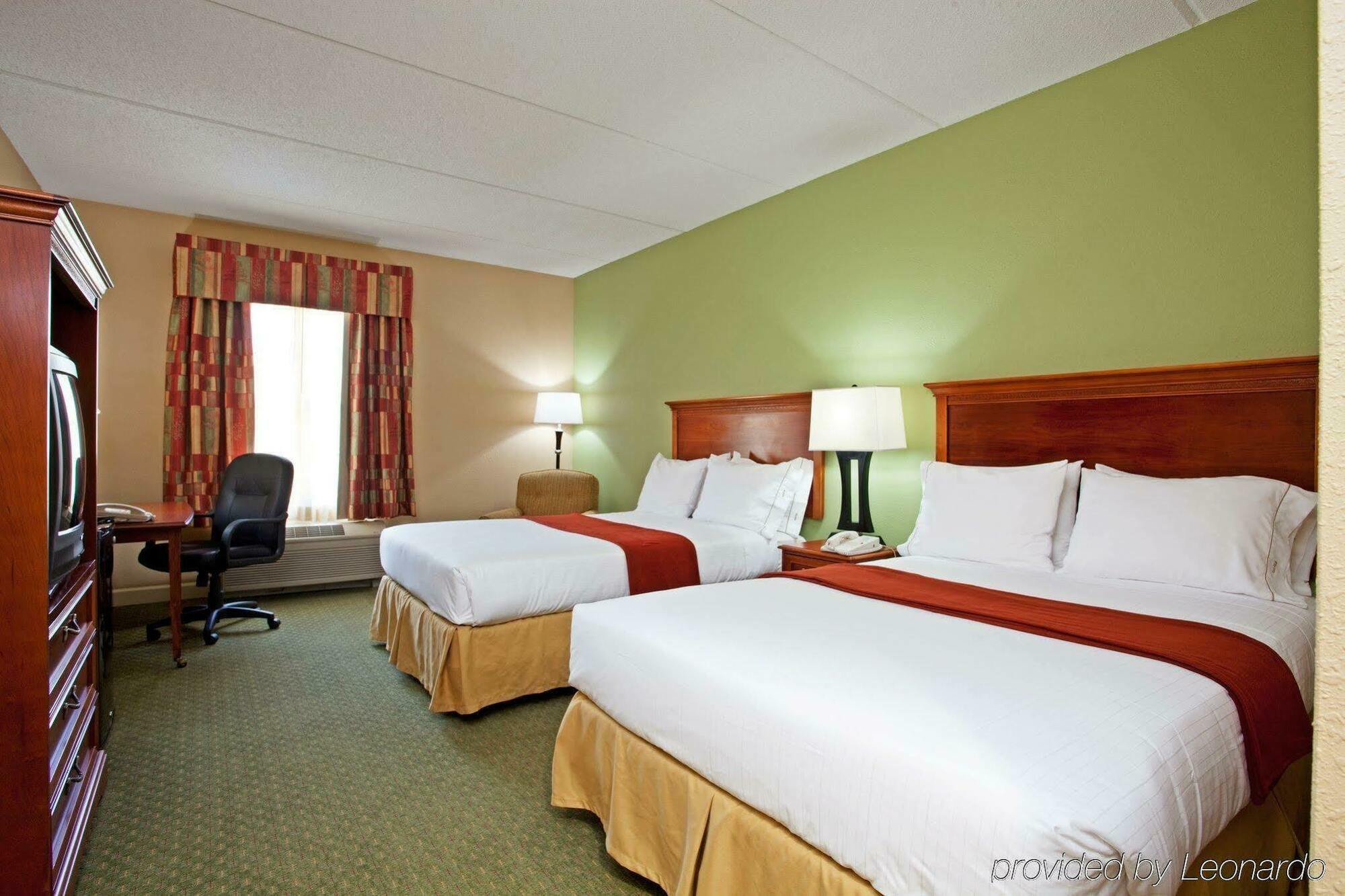 Holiday Inn Express Hotel & Suites Conover - Hickory Area By Ihg Экстерьер фото